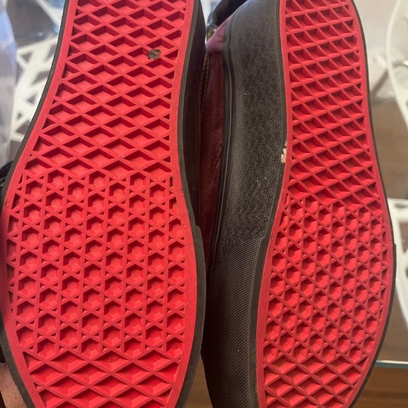 Vans x Disney Maroon Sneakers - Picture 3 of 4